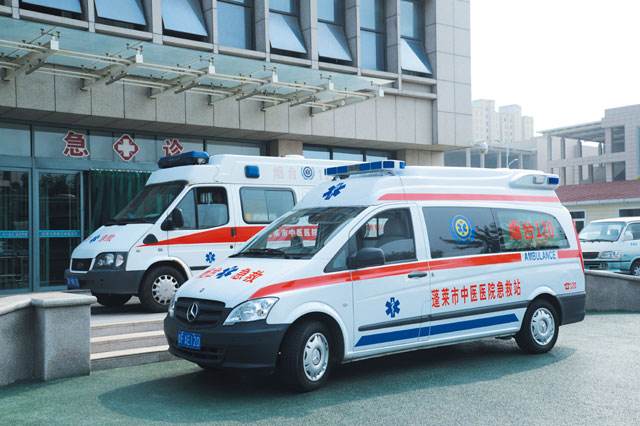 广州救护车厂家跟你聊聊为什么无人避让救护车？02